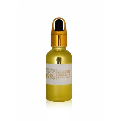 زجاجة قطارة زجاجية مصنفرة بحجم 30 mL لإسنس الوجه 99.9 GOLD 24K من Three Nine Cosmetics، بغطاء ذهبي وسيروم ذهبي بداخلها.