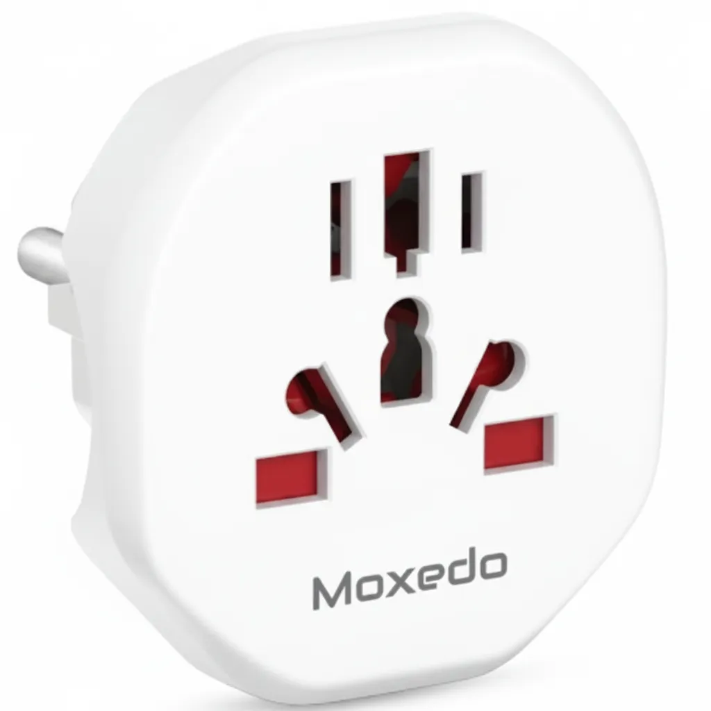 مقبس تحويل السفر Moxedo MX-C045 باللون الأبيض، لتكييف القوابس الدولية.