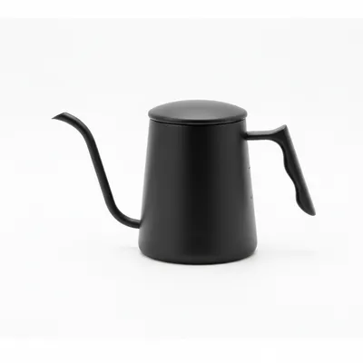 إبريق Macnoa MacPour ذو العنق المدبب 600ml باللون الأسود، مصمم لصب القهوة بدقة وفن اللاتيه.