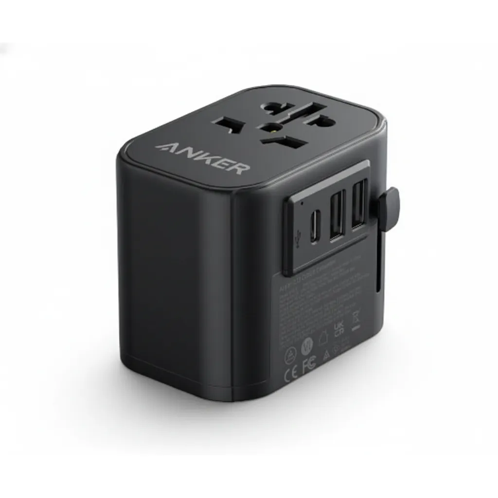 محول السفر العالمي Anker 312 وموسع المقبس A9212K11 باللون الأسود، لتلبية احتياجات الطاقة العالمية.
