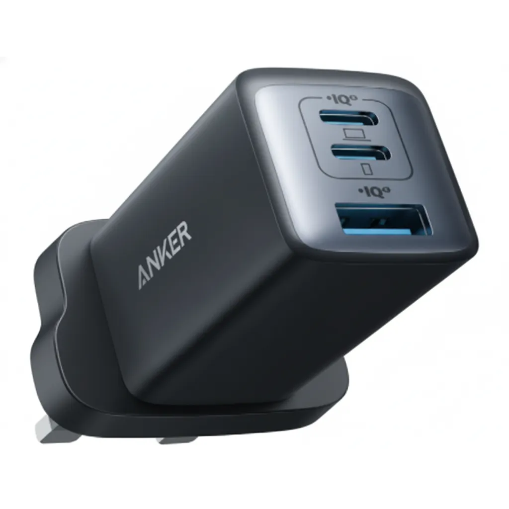 شاحن Anker PowerPort III Pod بثلاثة منافذ 65W موديل A2667K11 باللون الأسود، شاحن حائط مدمج لأجهزة متعددة.